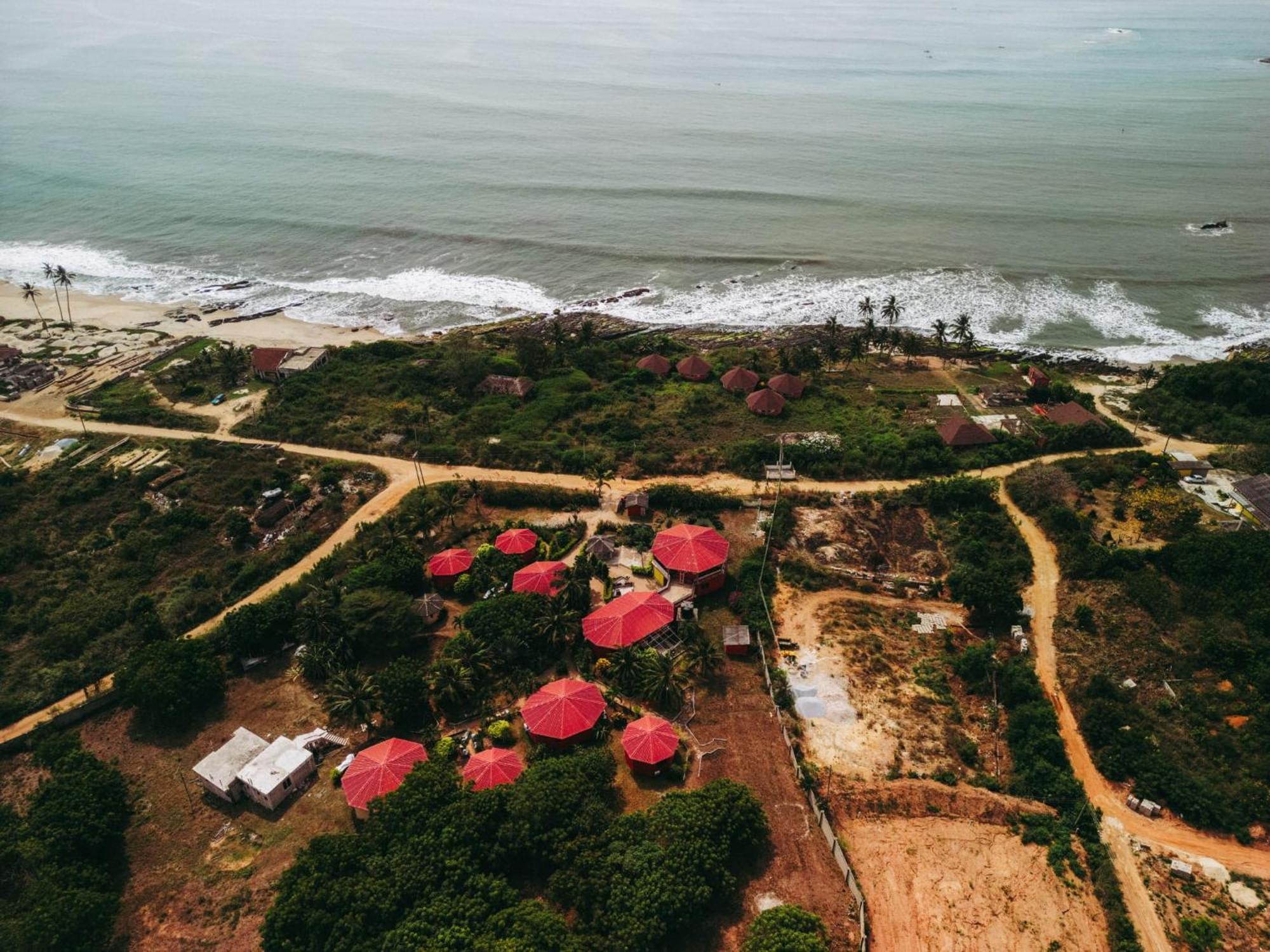 Paradise Ocean Resort Cape Coast Exterior photo