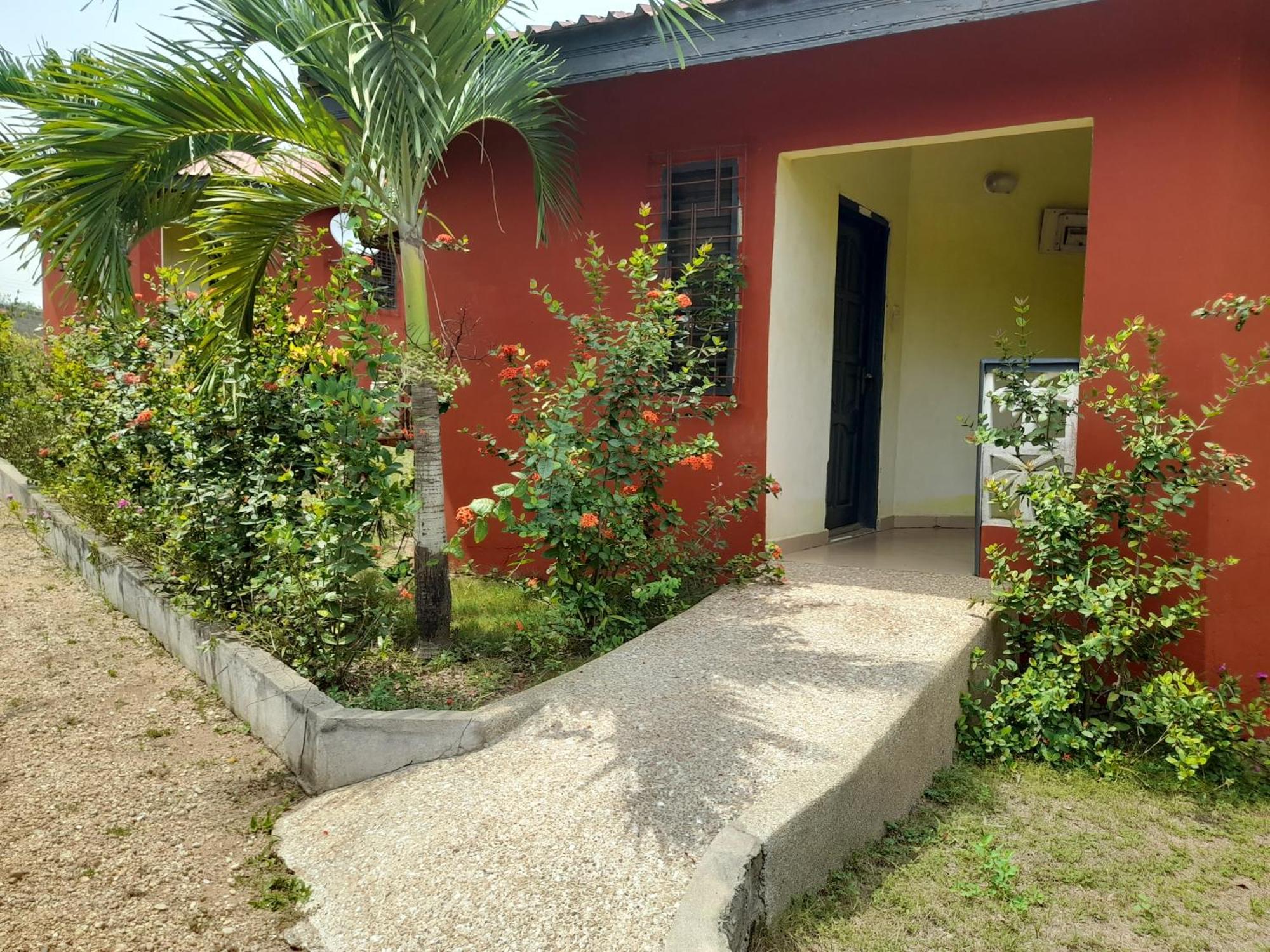 Paradise Ocean Resort Cape Coast Exterior photo